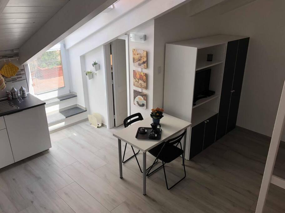 The Sweet Attic Room - De Vivo Realty Meta Di Sorrento Kültér fotó