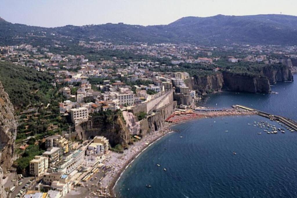 The Sweet Attic Room - De Vivo Realty Meta Di Sorrento Kültér fotó